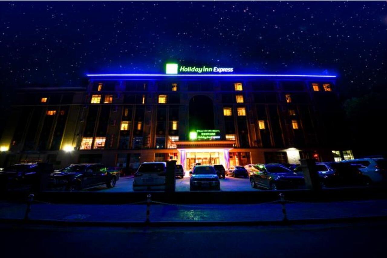 Holiday Inn Express Lhasa Potala Palace, An Ihg Hotel Exterior foto