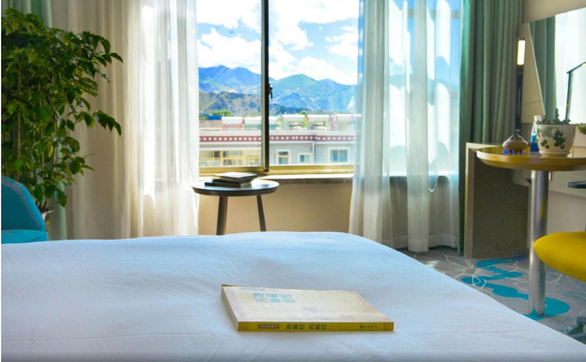 Holiday Inn Express Lhasa Potala Palace, An Ihg Hotel Exterior foto