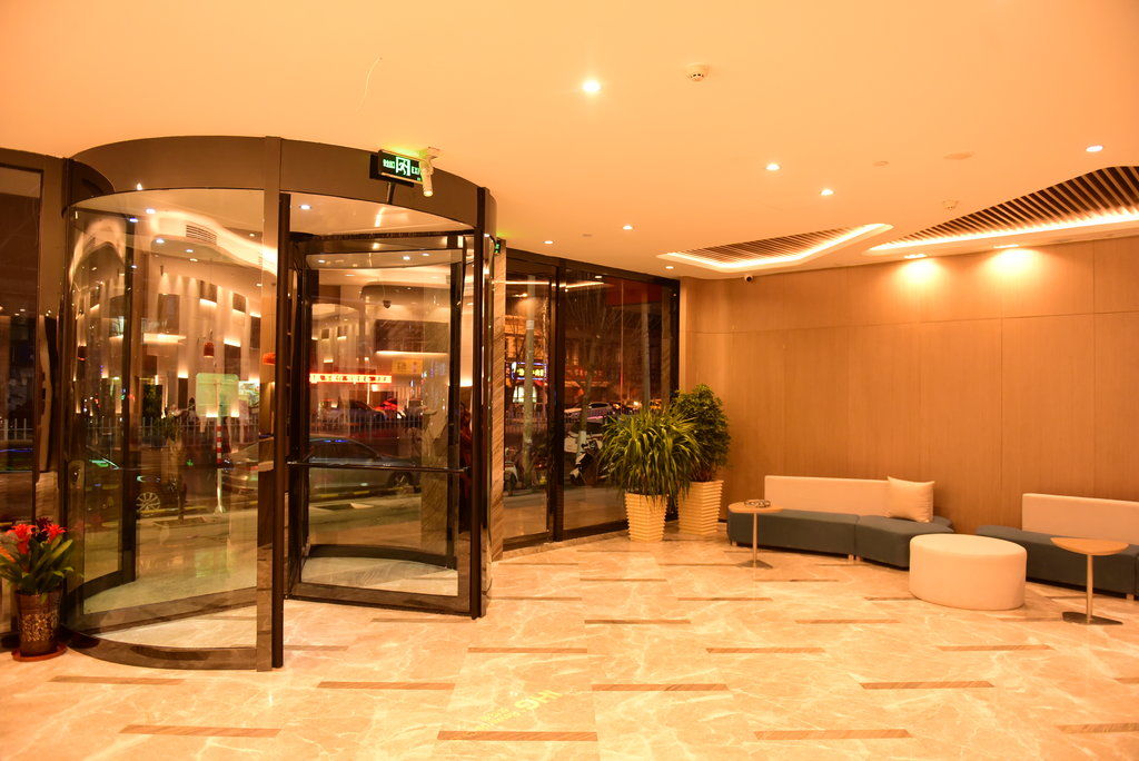 Holiday Inn Express Lhasa Potala Palace, An Ihg Hotel Exterior foto